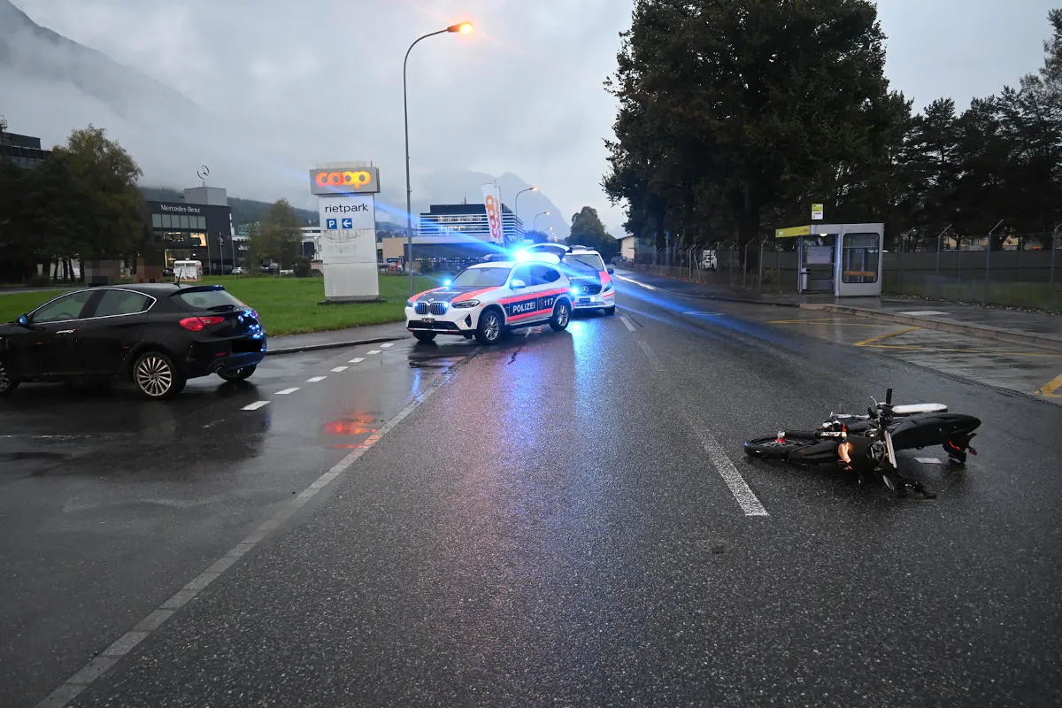 Schaan FL - Kollision bei Abbiegemanöver