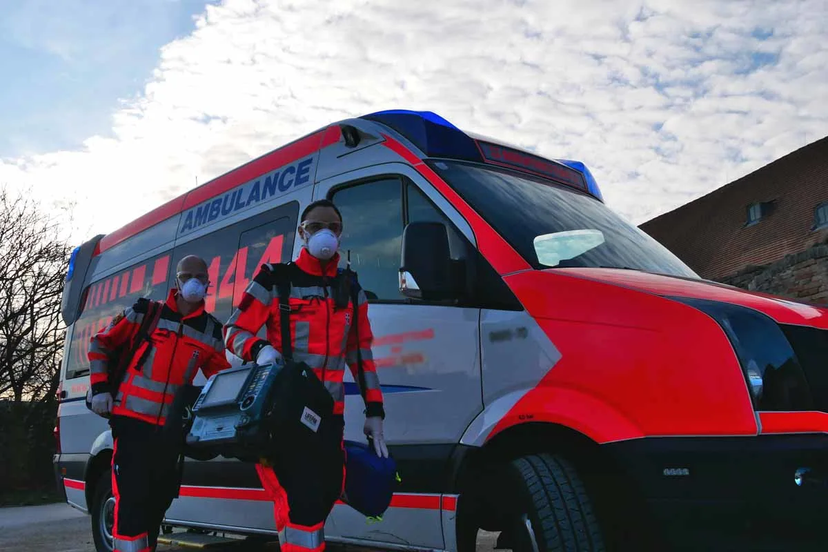 Lorüns - Motorrad geriet auf Gegenfahrbahn und kollidierte mit Sattelzug