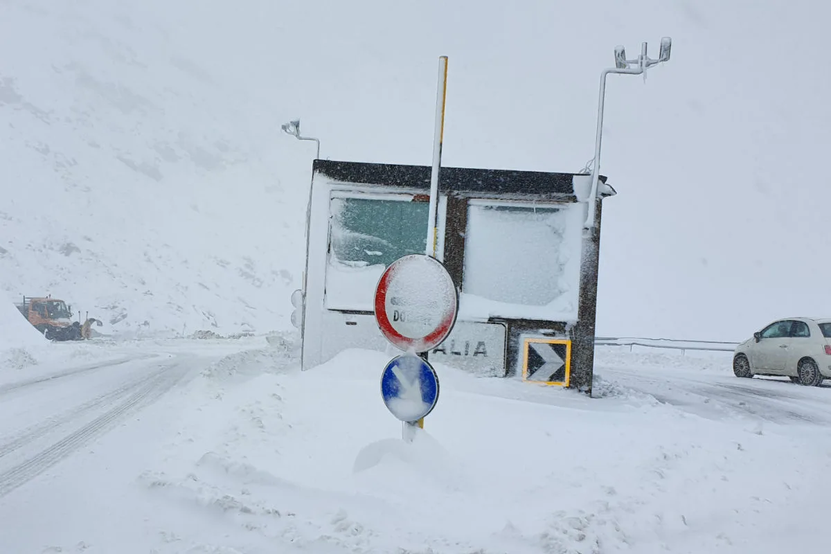 Wintersperre im Kanton Uri - Gotthardpass für den Durchgangsverkehr geschlossen