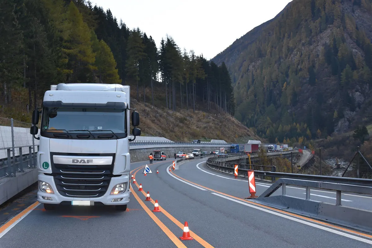 Hinterrhein GR - Kollision fordert drei Verletzte
