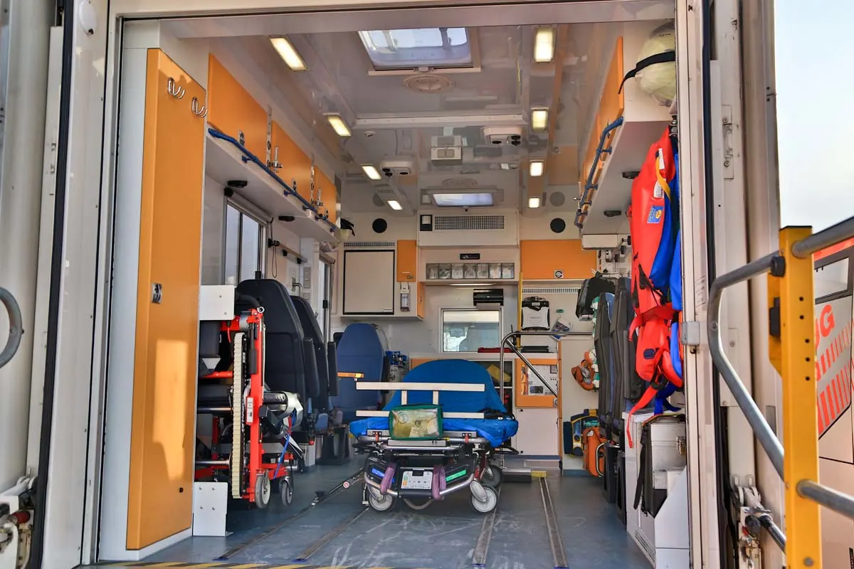 Locarno TI - Arbeiter (20) stürzt 10 Meter in die Tiefe und schwebt in Lebensgefahr