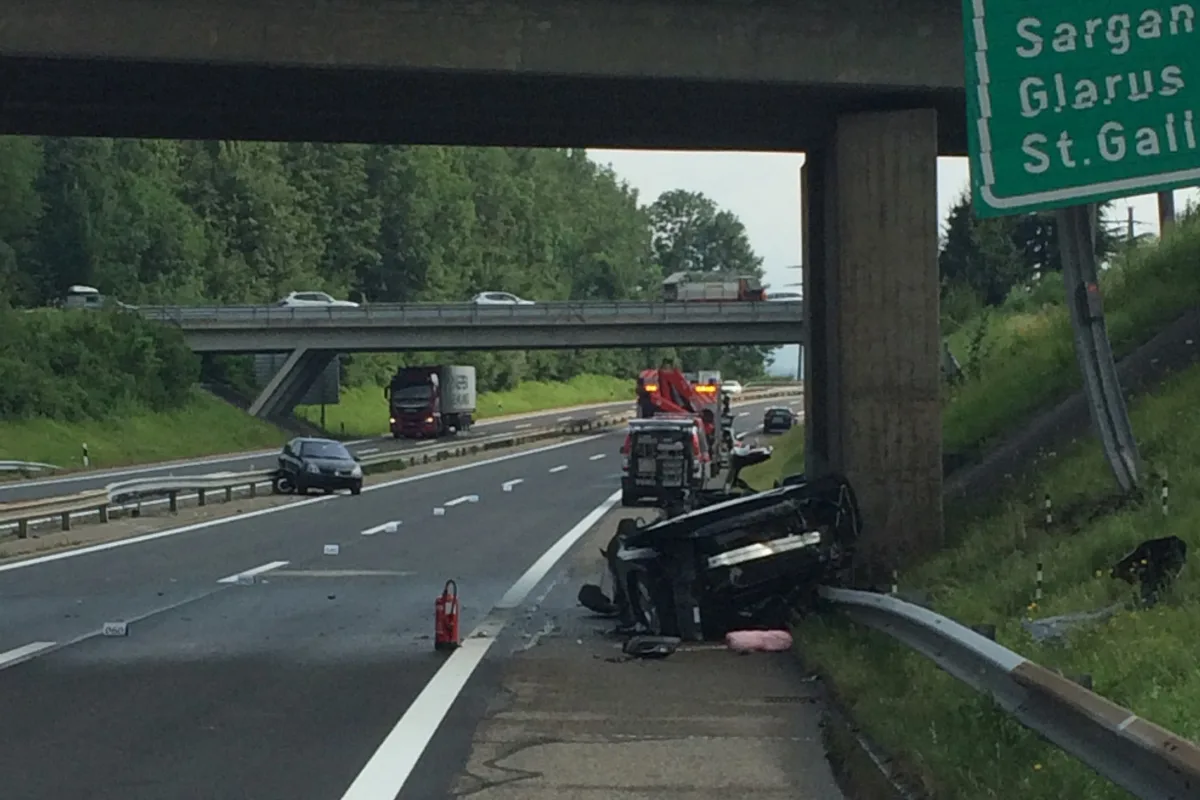 Acht Verletzte auf der A3 in Lachen