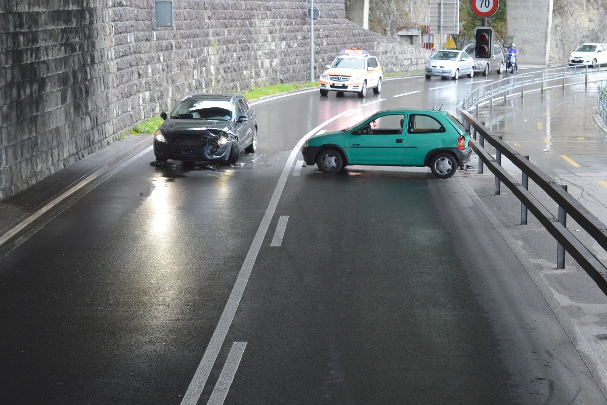 Verkehrsunfall in Hergiswil fordert zwei Verletzte