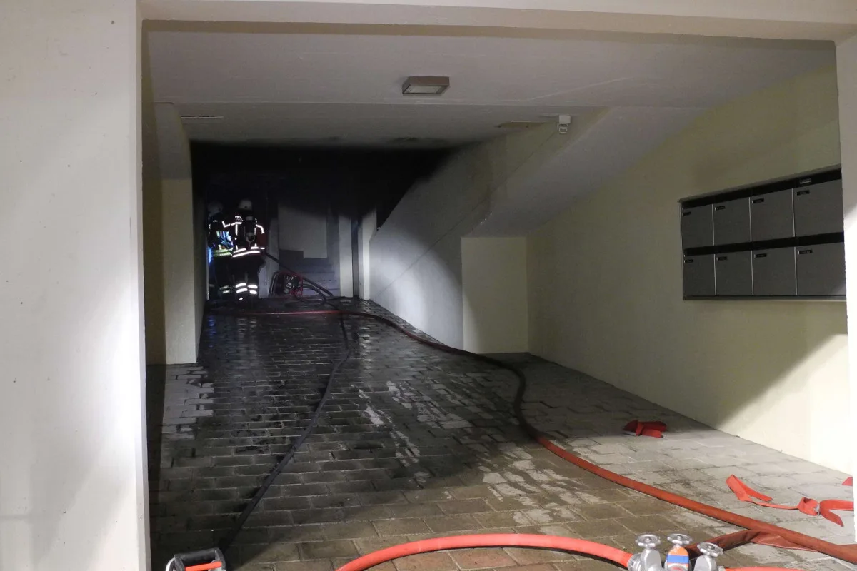 Wollerau SZ - Feuer in Maschinenraum eines Lifts ausgebrochen
