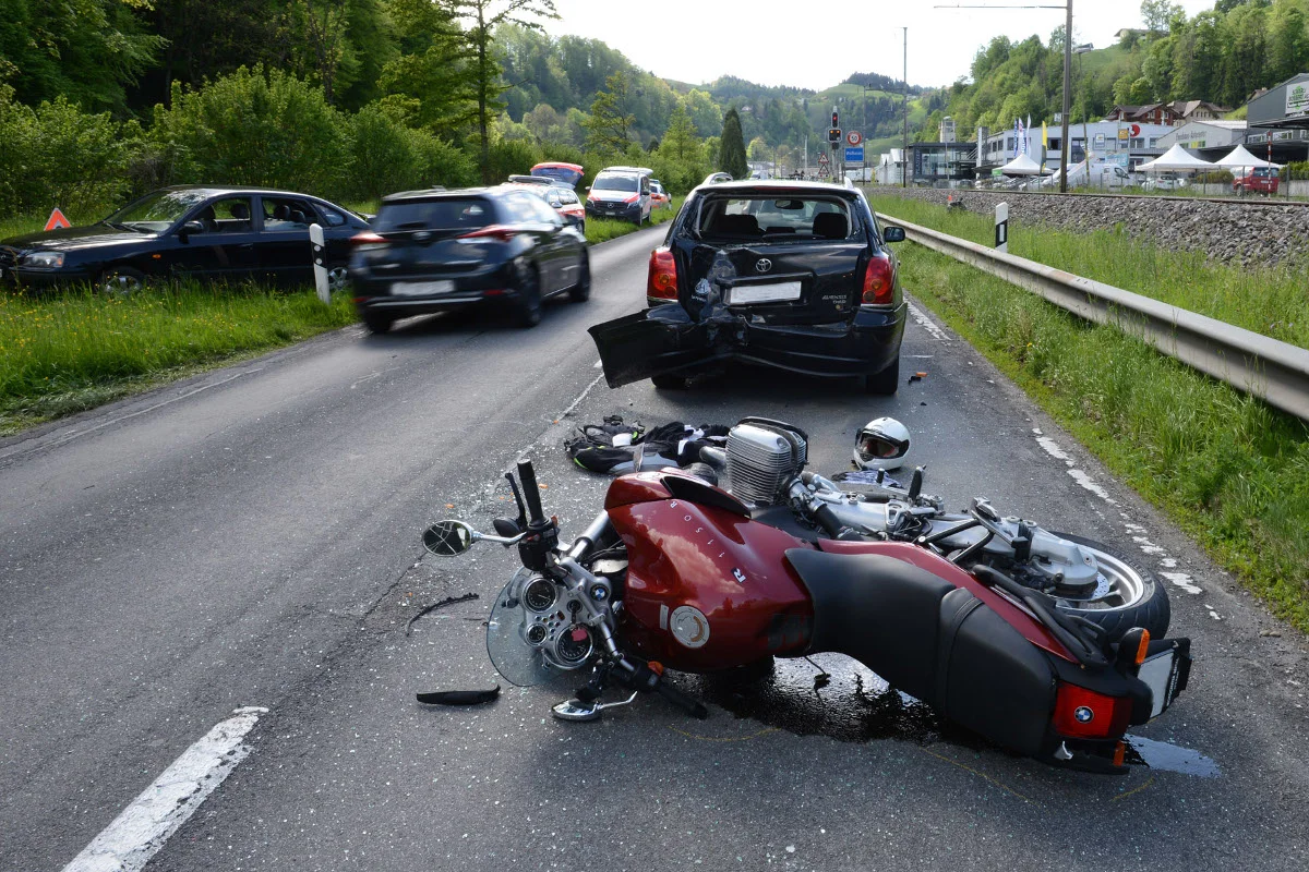 Wolhusen LU - Heftiger Auffahrcrash fordert Schwerverletzten 