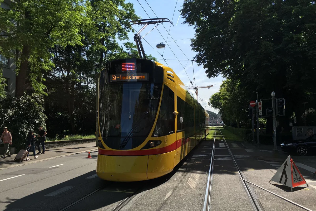 Zeugenaufruf Basel - Verkehrsunfall zwischen Tram und Velofahrer