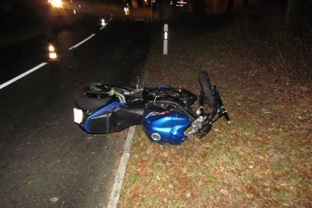 Suff-Fahrt in Oberwil-Lieli - Frontal in Kandelaber geprallt