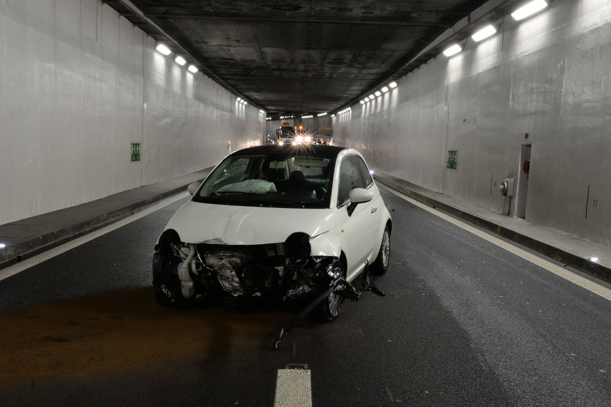 Luzern/A2: Alleinunfall mit Auto im Sonnenbergtunnel