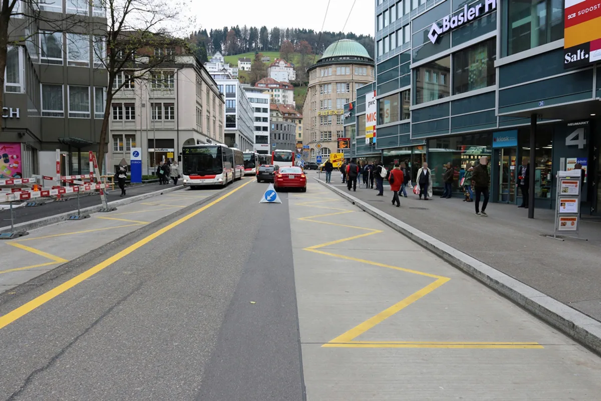St. Gallen SG - Automobilist fährt Kind (10) an