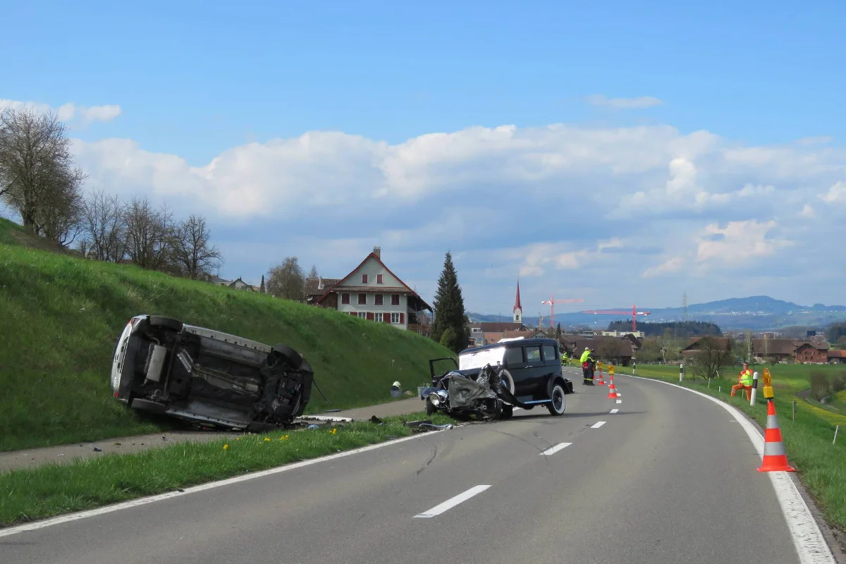 Mühlau: Oldtimer in Crash verwickelt