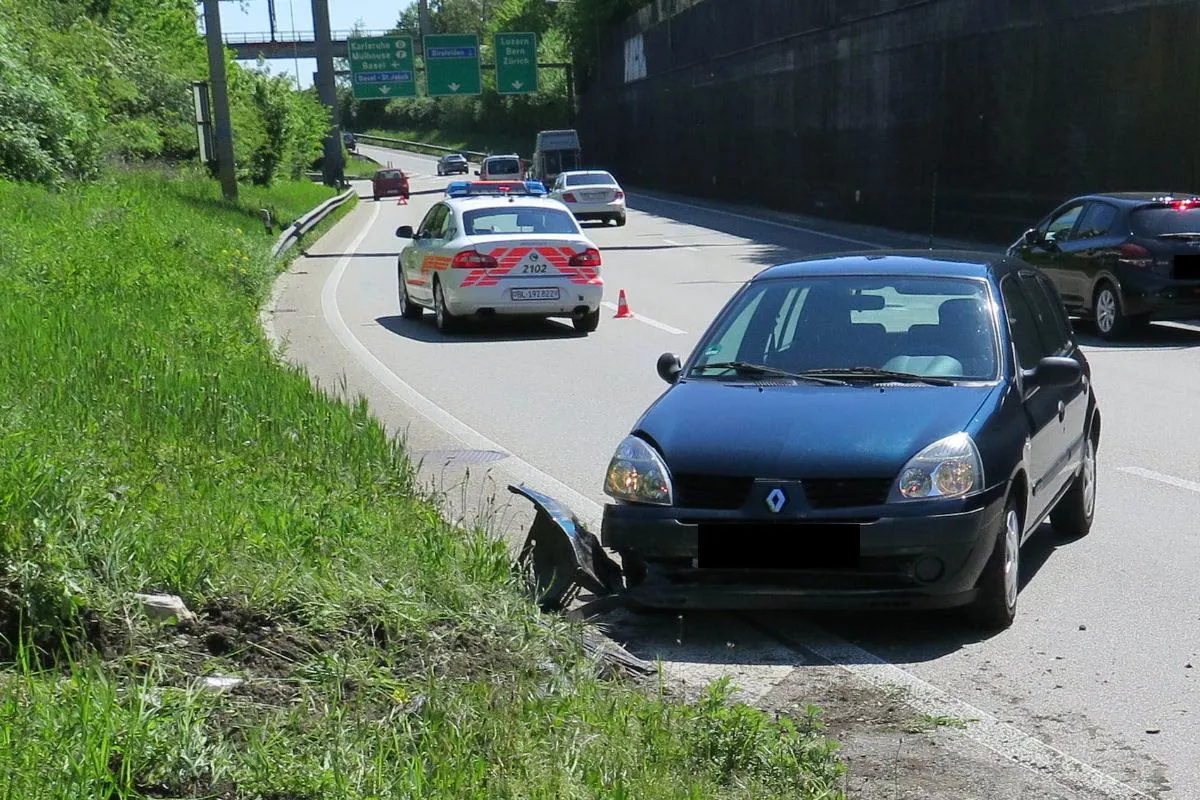 Muttenz BL: Heftige Kollision auf der Autobahn
