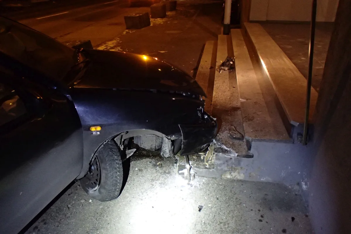 Gränichen AG - Polizei trifft Unfallfahrer zu Hause an - Zeugenaufruf