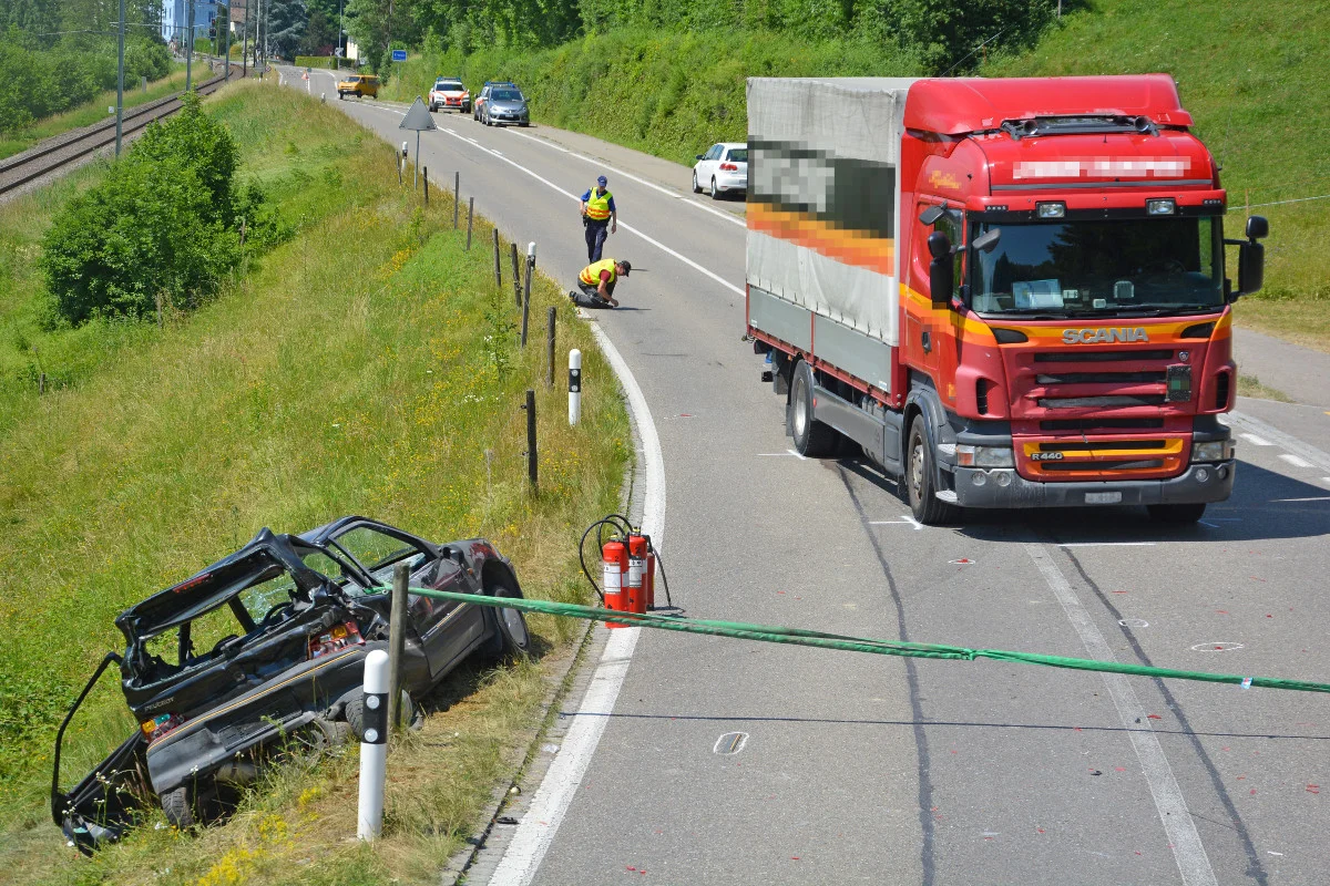 Kradolf TG - Mitfahrerin stirbt bei tragischer Auffahrkollision