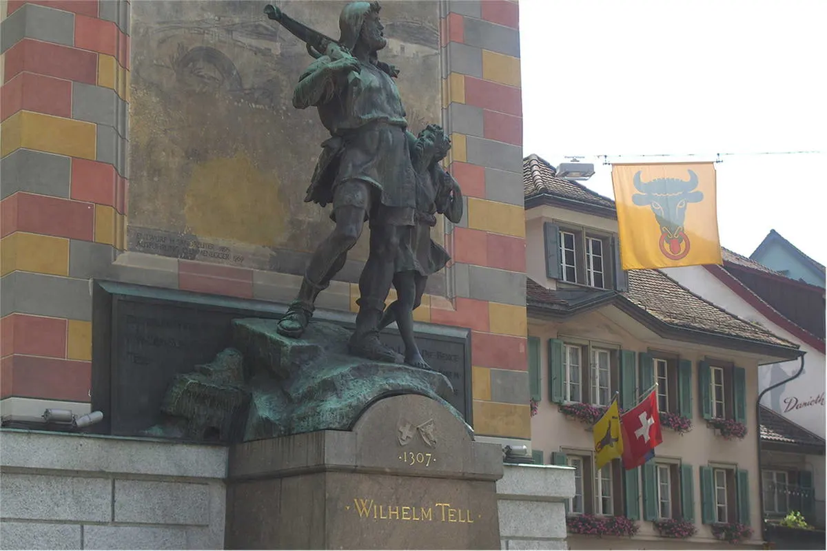 Altdorf UR - Telldenkmal verhüllt