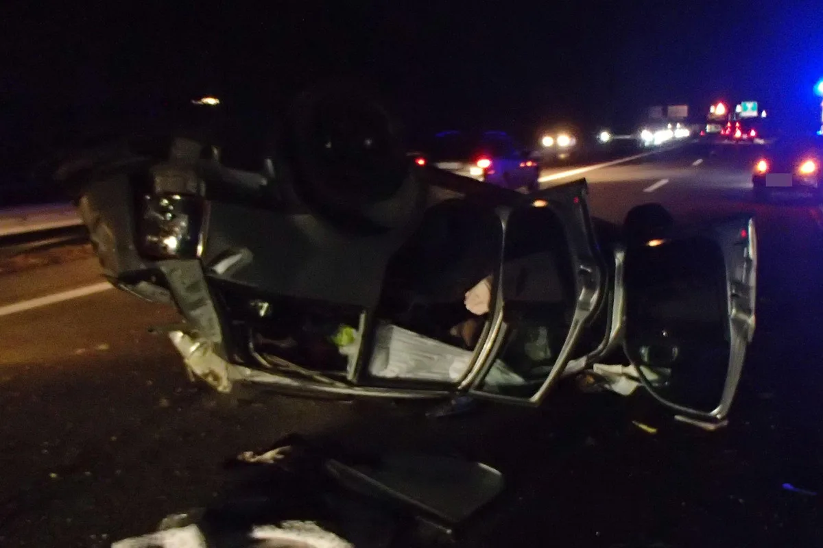 Auto auf der A3 bei Kaiseraugst überschlagen