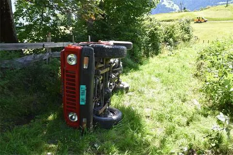 Seewis GR - Bei Kreuzungsmanöver über die Strasse geraten
