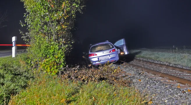 Stein am Rhein/Ramsen: Unbekannte Fahrzeugdiebe bauen Unfall