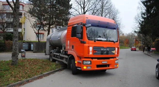 Lastwagenchauffeur verursacht Alleincrash in Schaffhausen