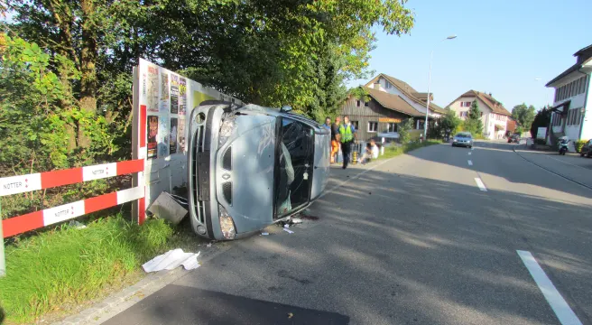 Selbstcrash in Fischbach-Göslikon fordert Verletzten