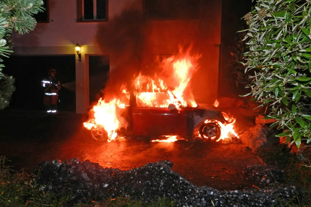 Eschlikon TG - Auto komplett ausgebrannt