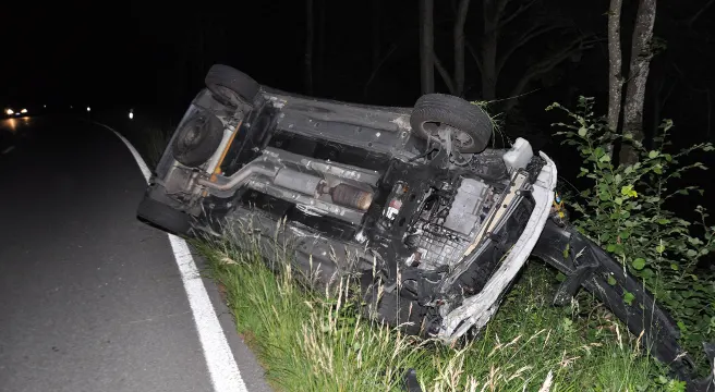 Personenwagen überschlägt sich in Hauenstein
