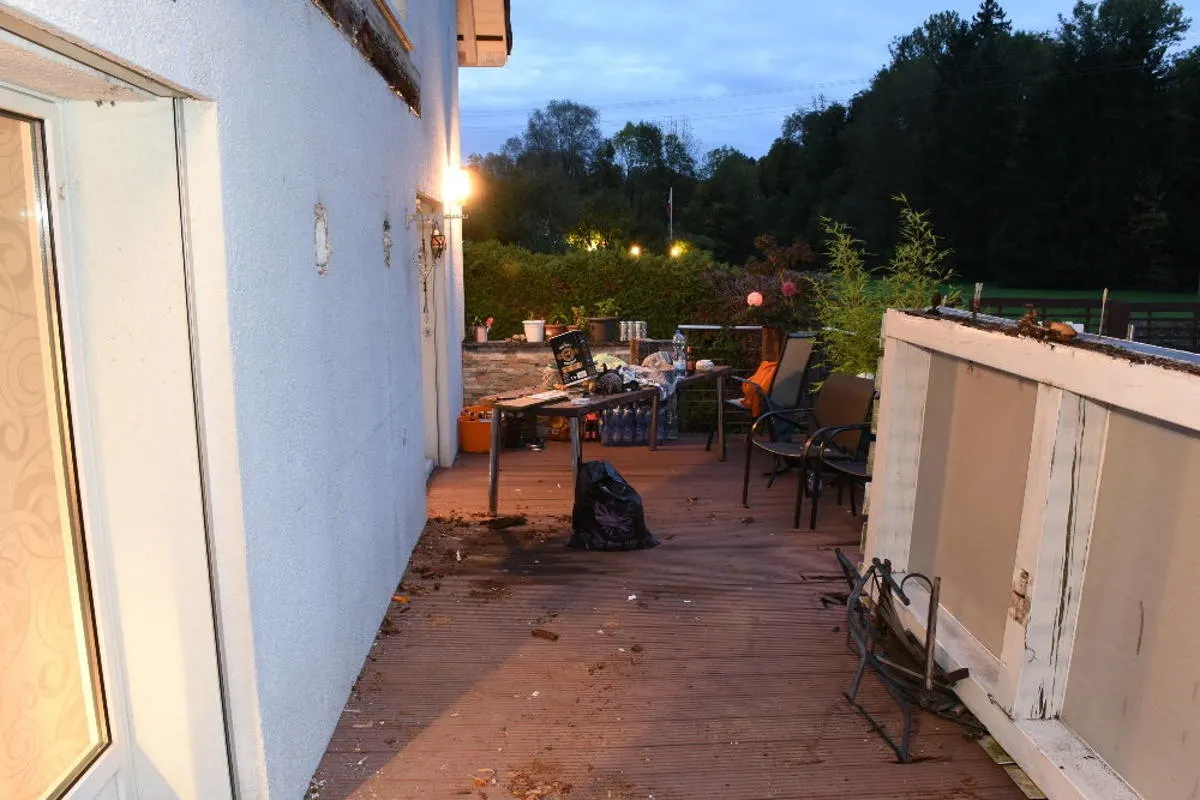 Regensdorf ZH - Mann nach Balkonabbruch schwer verletzt