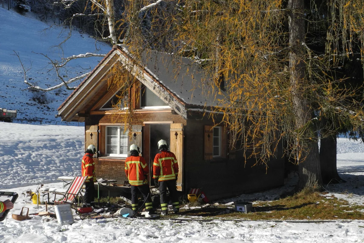 Euthal: Aschenrückstände in Brand geraten