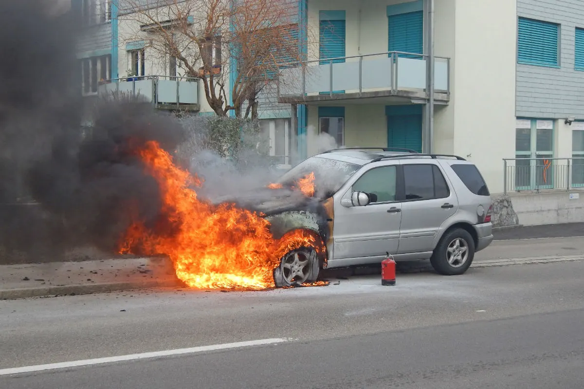 Neukirch-Egnach TG - Auto fängt Feuer