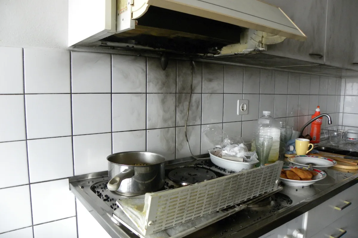 St. Gallen: Frau setzt Küche in Brand