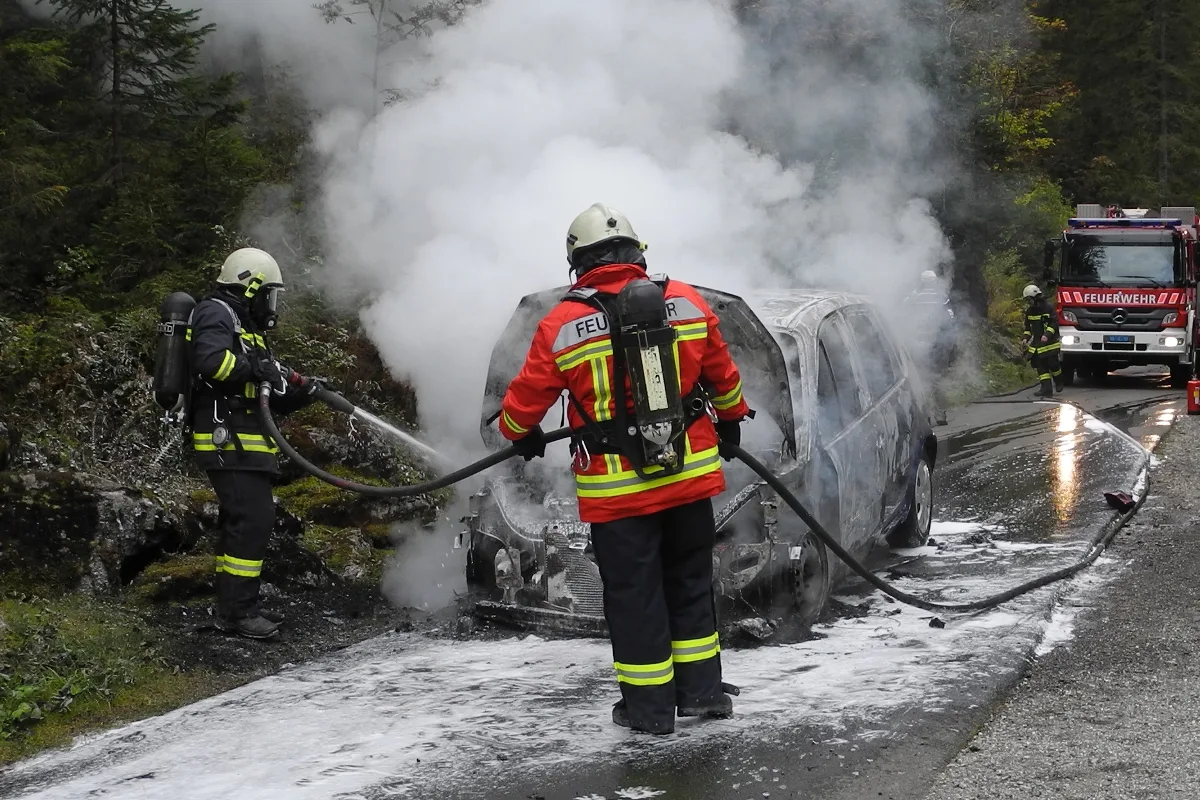 Personenwagen in Muotatal ausgebrannt
