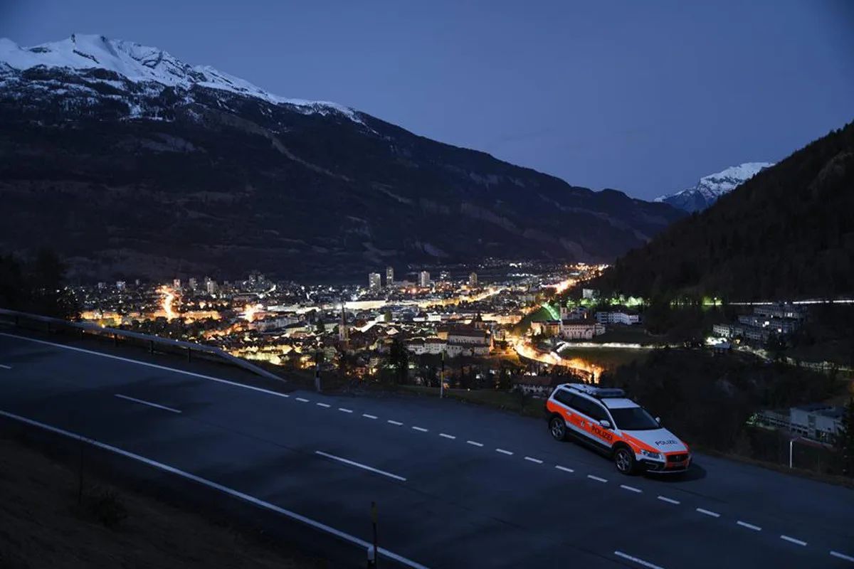 Graubünden GR - Auch Polizisten schlafen... aber nicht alle gleichzeitig