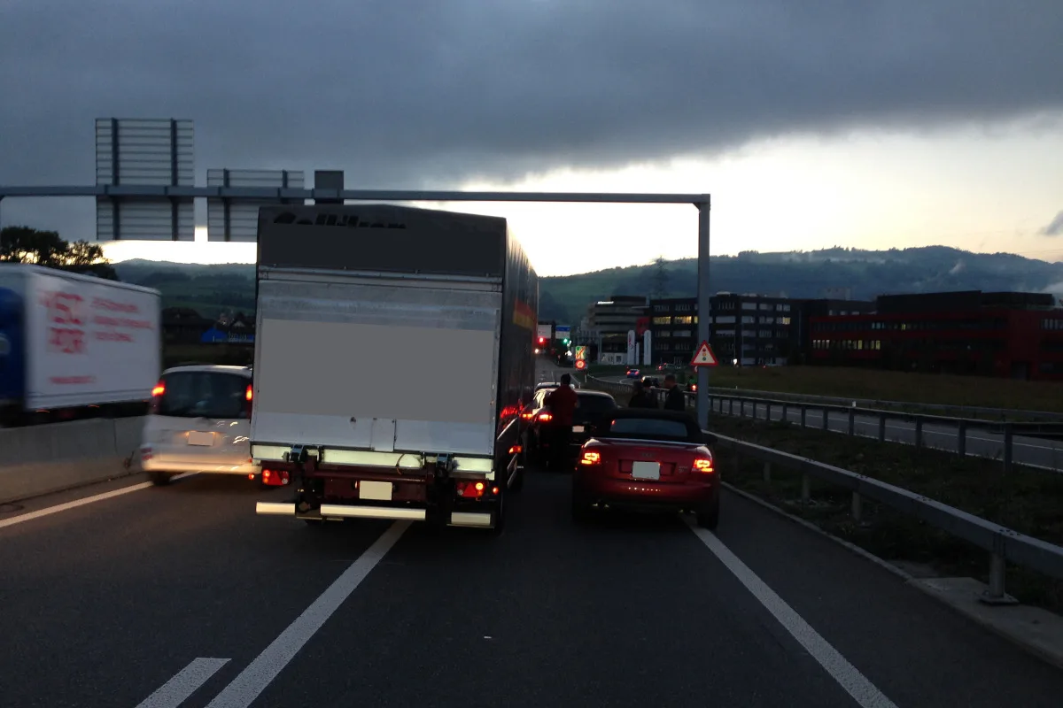 Kanton Zug ZG - Morgendliche Verkehrsunfälle auf der Autobahn