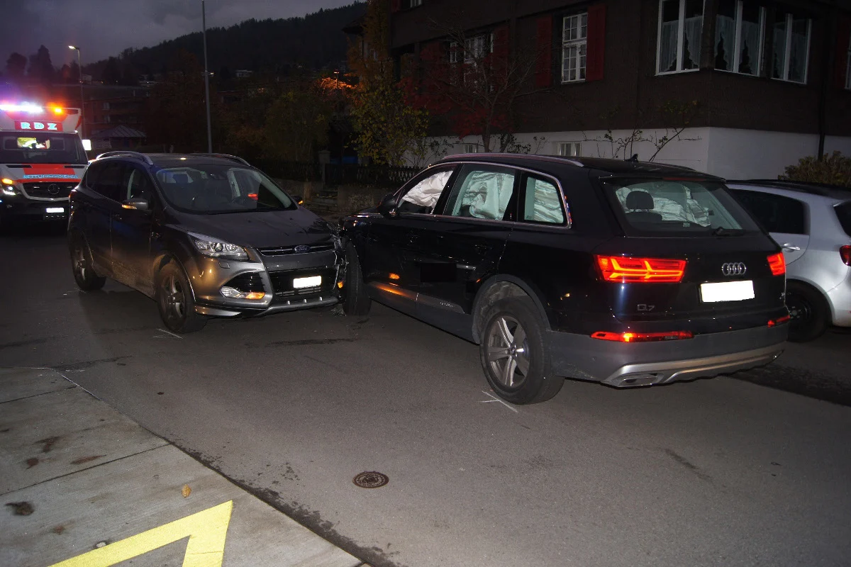 Zug ZG - Am Steuer gefrühstückt - Frontalcrash