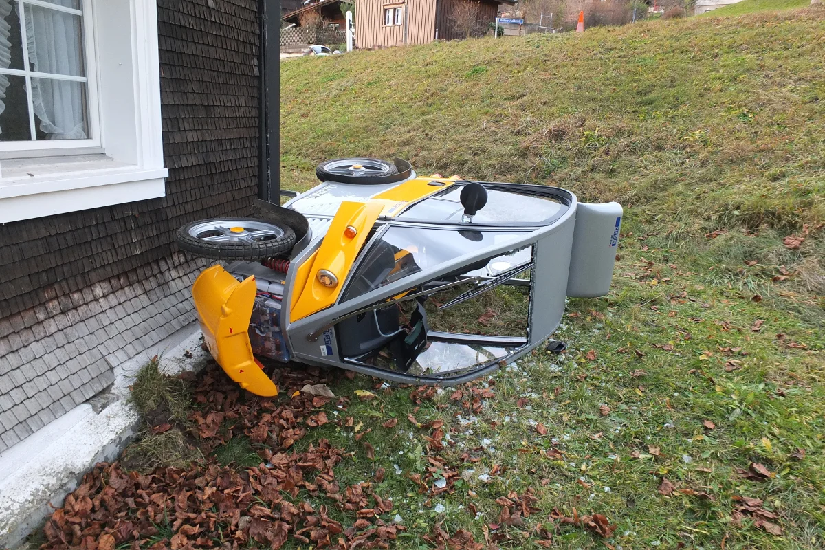 Hemberg SG - Mit Elektrofahrzeug verunglückt