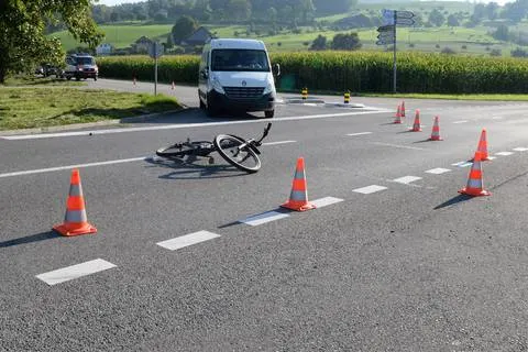 Schenkon LU - Kollision zwischen Lieferwagen und Velo - Zeugenaufruf
