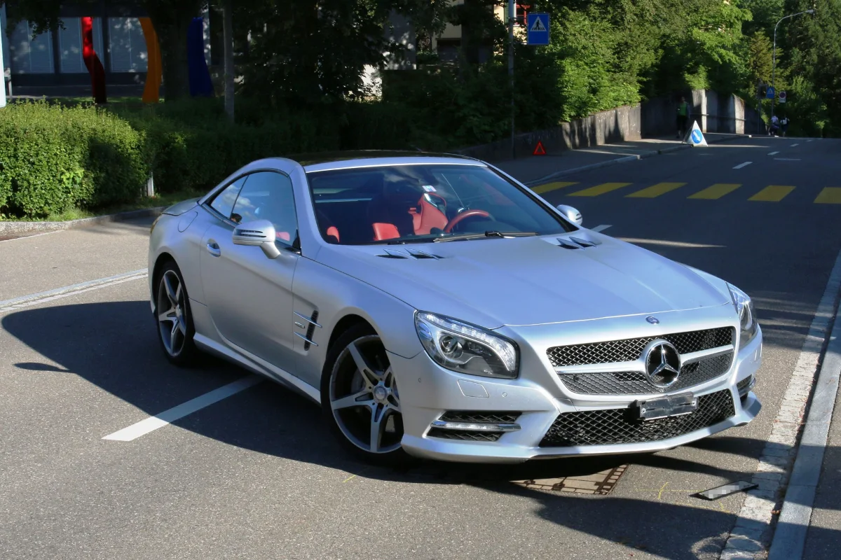 Mercedes-Fahrer (75) schiesst St. Galler Velokurier ab