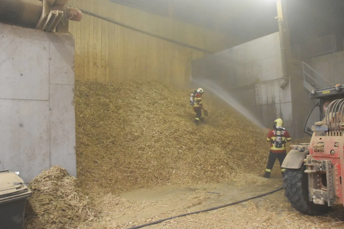 Altstätten SG - Mottbrand in Holzschnitzellagerhalle