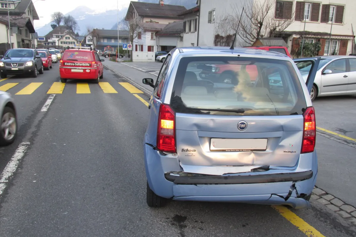 Verkehrsunfall in Netstal