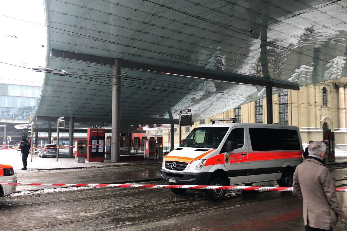 Bern BE - Polizeieinsatz wegen Bombendrohung - Junger Mann verhaftet