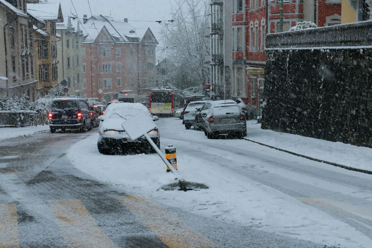 St. Gallen SG - Fünf Fahrzeuge an Auffahrunfall beteiligt