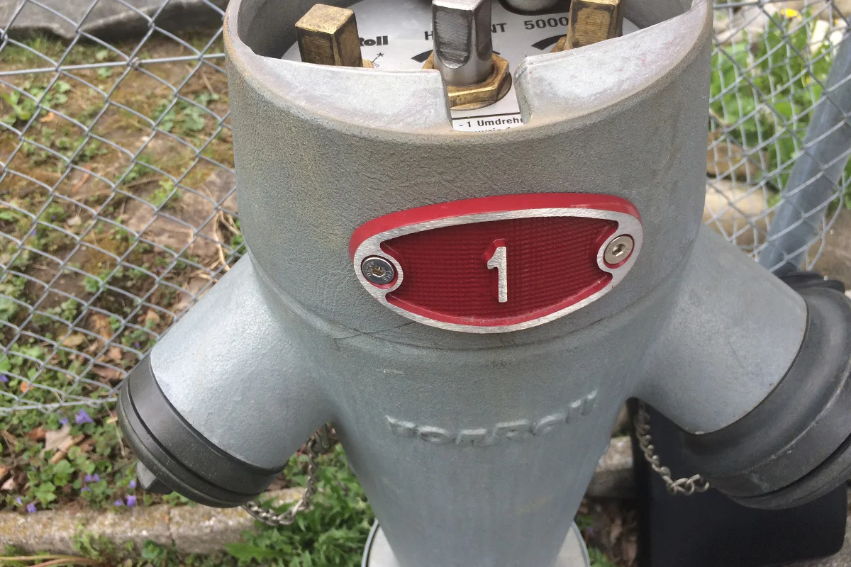 Diebstahl von Hydranten-Plaketten im Bezirk Affoltern - Zeugenaufruf