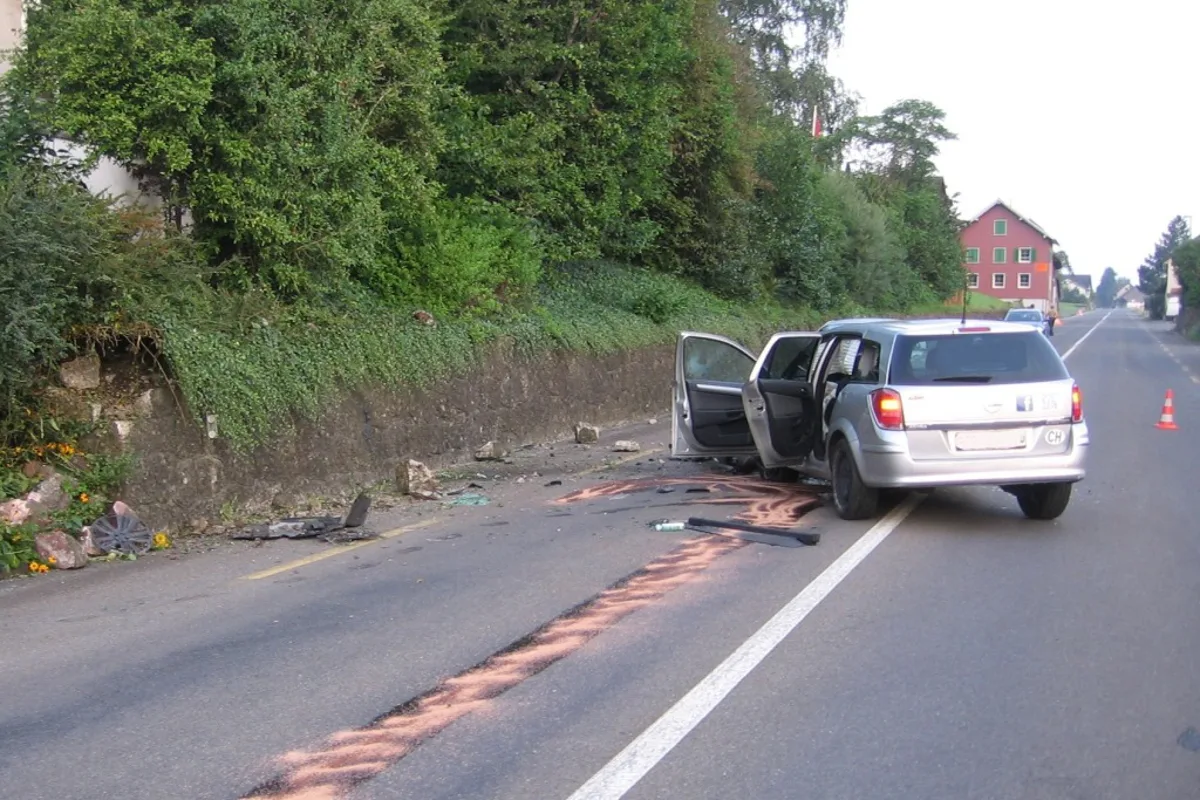 In Bilten von der Fahrbahn abgekommen