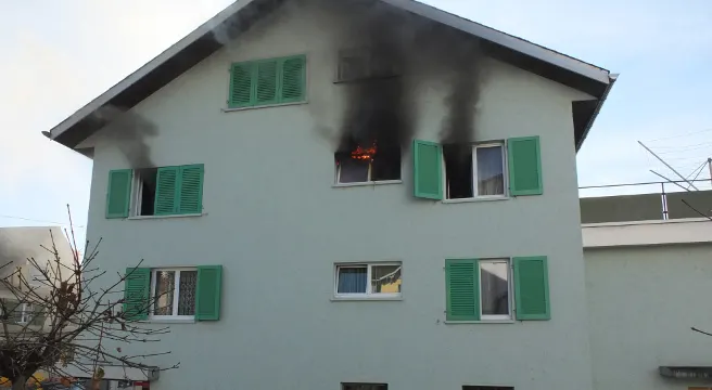 Brand in Kaltbrunner Mehrfamilienhaus