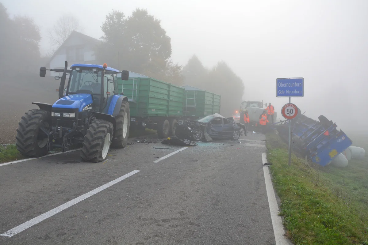 Oberneunforn TG - Heftiger Crash wegen Überholmanöver