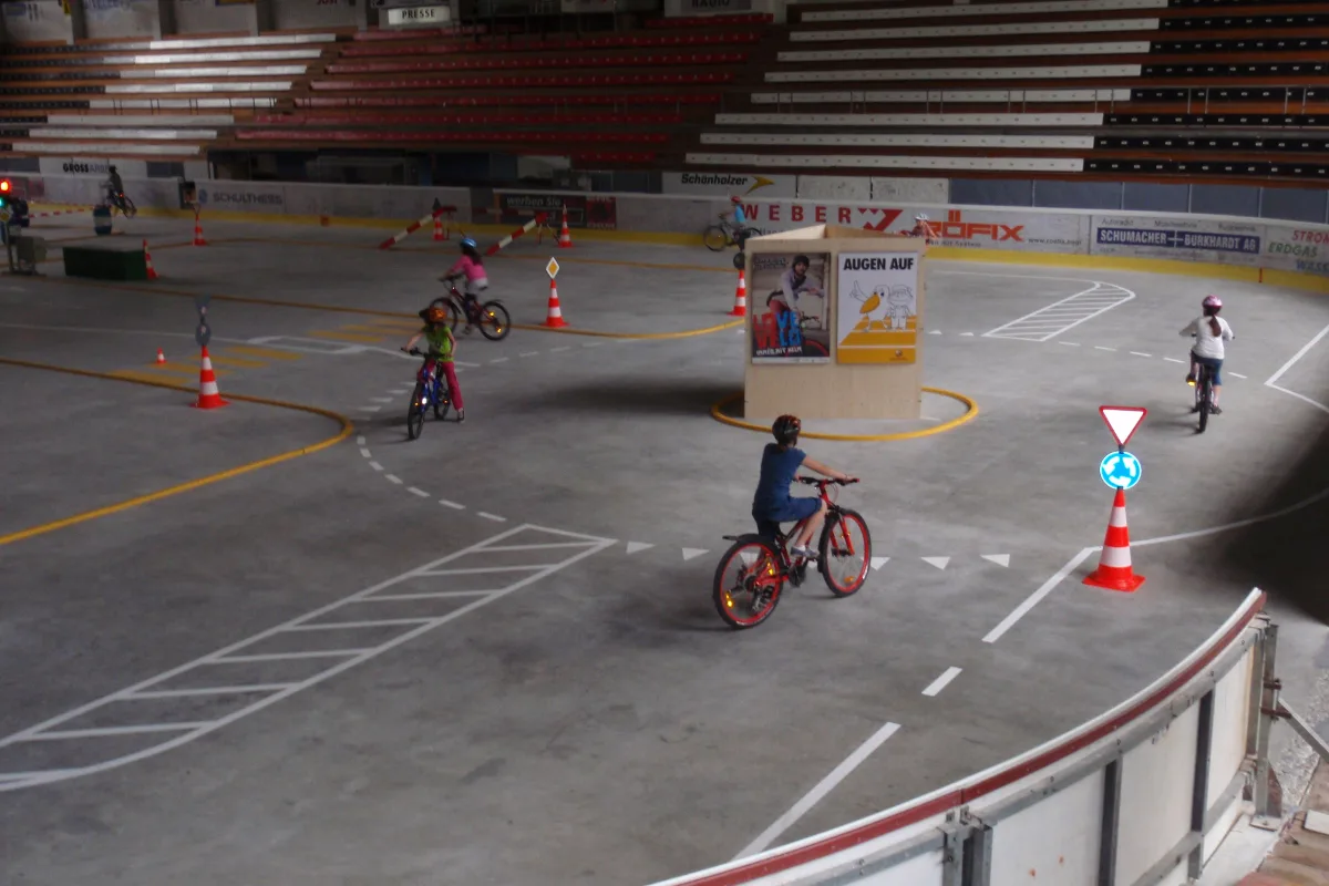 Schüler-Verkehrsgarten im Hallenstadion Chur für die Öffentlichkeit