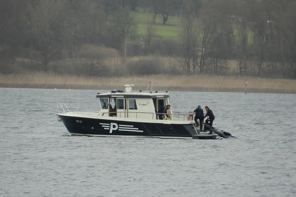 Steckborn TG - Gekenterte Kajakfahrerin stark unterkühlt aus Untersee gerettet