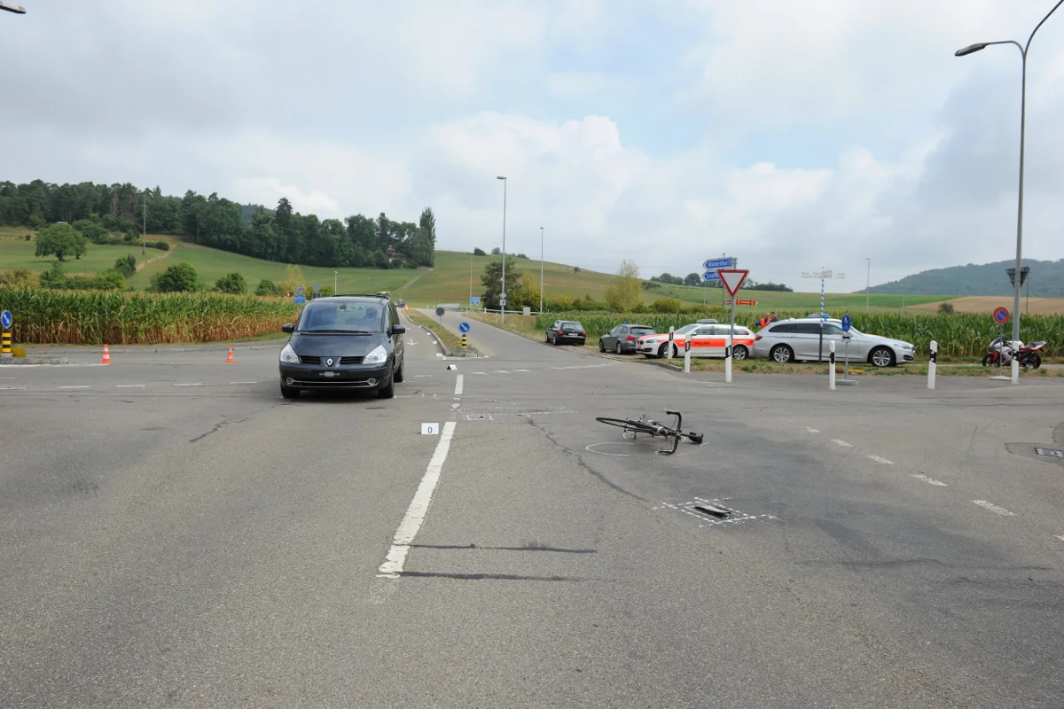 Velofahrer bei Kollision in Glattfelden unbestimmt verletzt