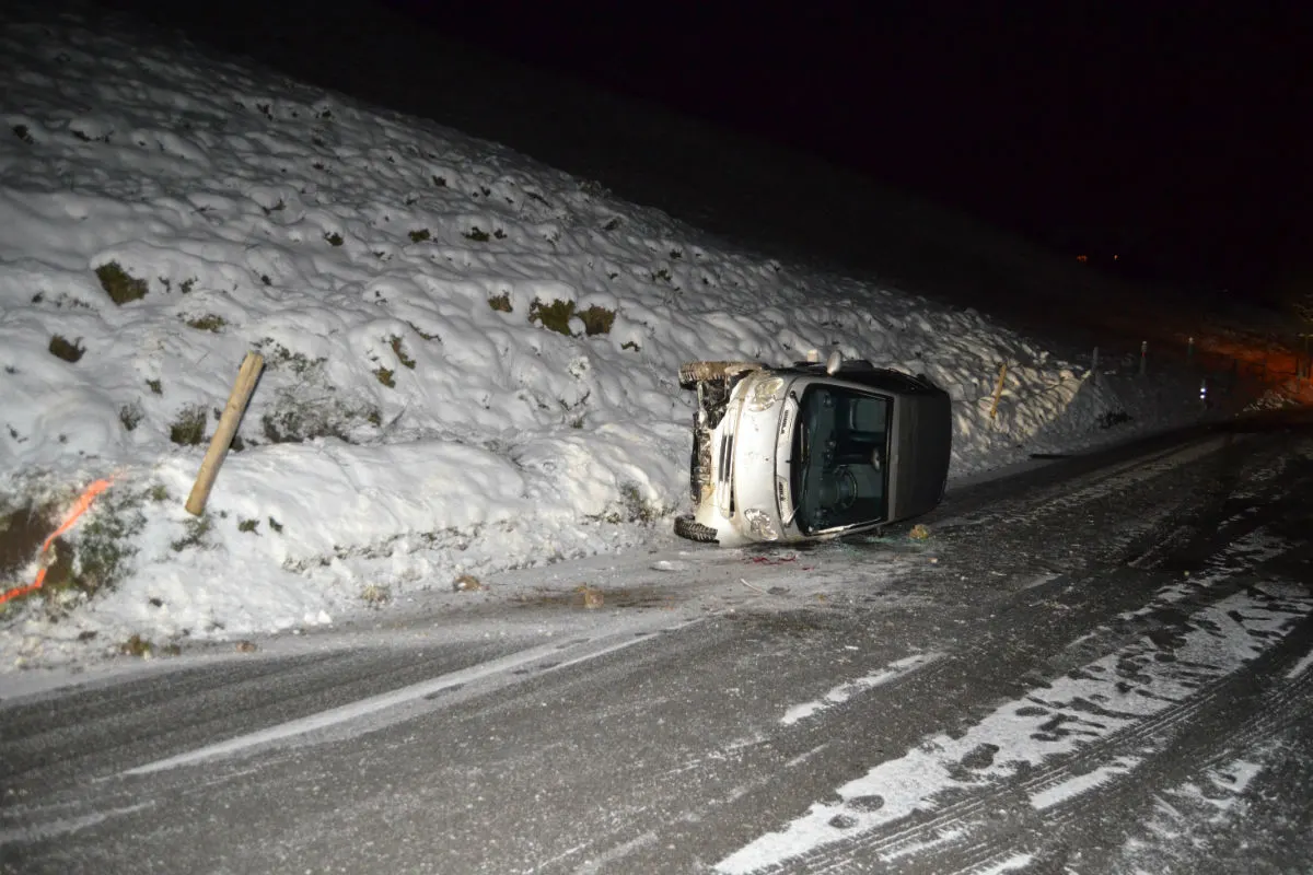 Herisau AR - Auto gerät ins Schleudern
