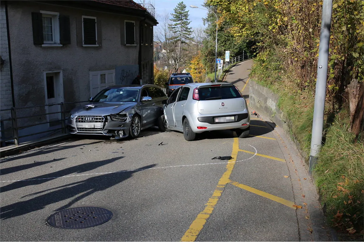St. Gallen SG - Sachschaden bei Kollision zwischen zwei Autos