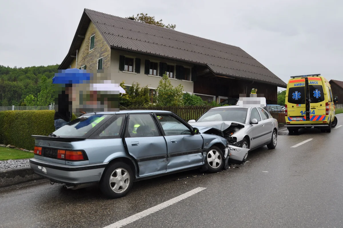 Eingeklemmt! Frontalcrash in Walterswil fordert zwei Verletzte